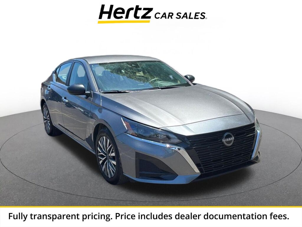 2025 Nissan Altima SV — photo 1 of 1
