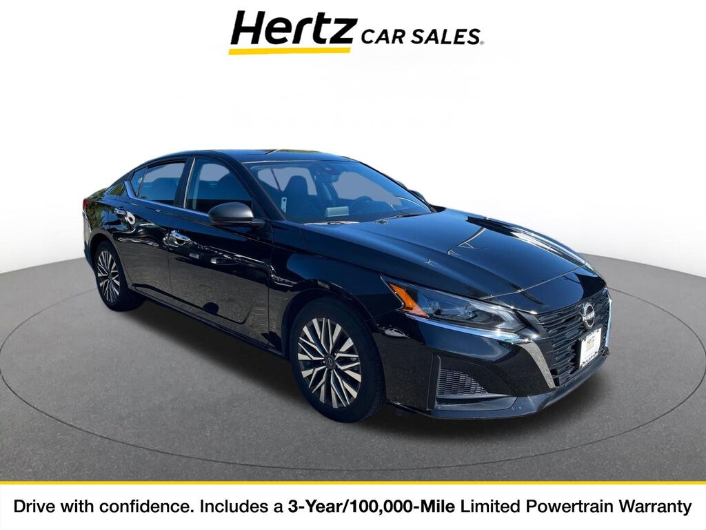 2025 Nissan Altima SV — photo 1 of 11