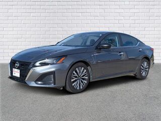 2025 Nissan Altima 2.5 SV — photo 1 of 13