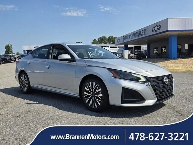 2023 Nissan Altima 2.5 SV — photo 1 of 13