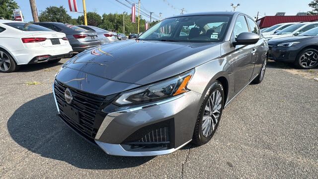 2023 Nissan Altima 2.5 SV — photo 1 of 1