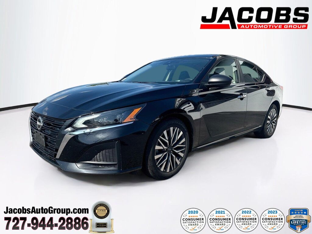 2024 Nissan Altima 2.5 SV — photo 1 of 13
