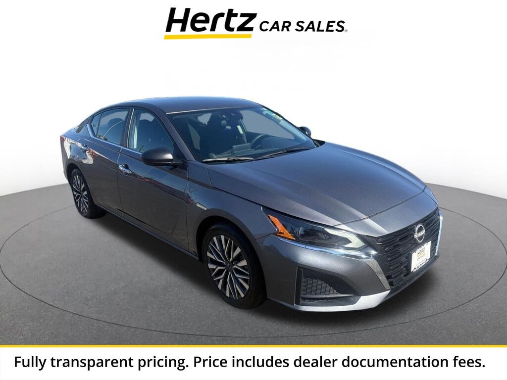 2025 Nissan Altima SV — photo 1 of 1