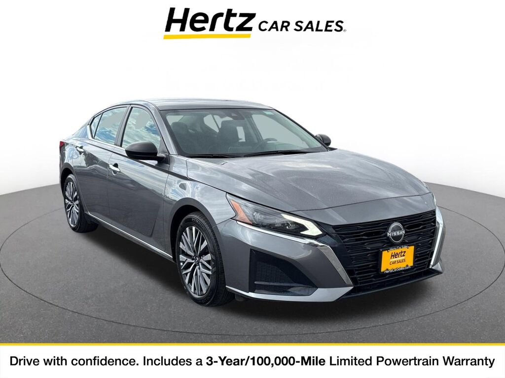 2025 Nissan Altima SV — photo 1 of 11