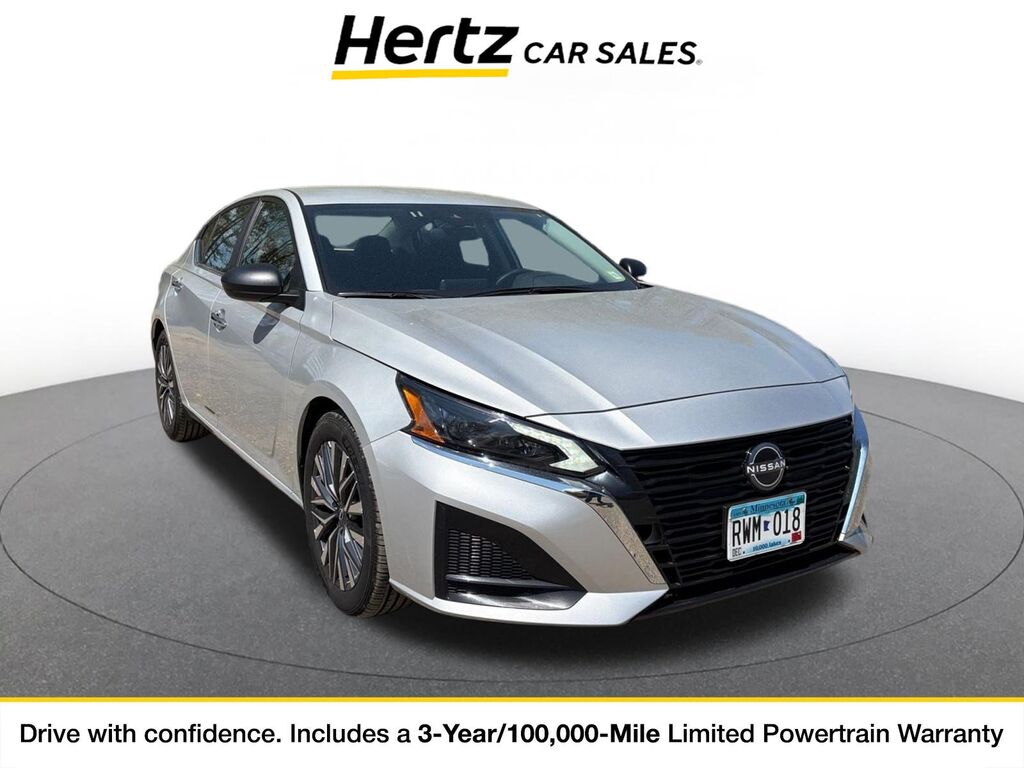2025 Nissan Altima SV — photo 1 of 11
