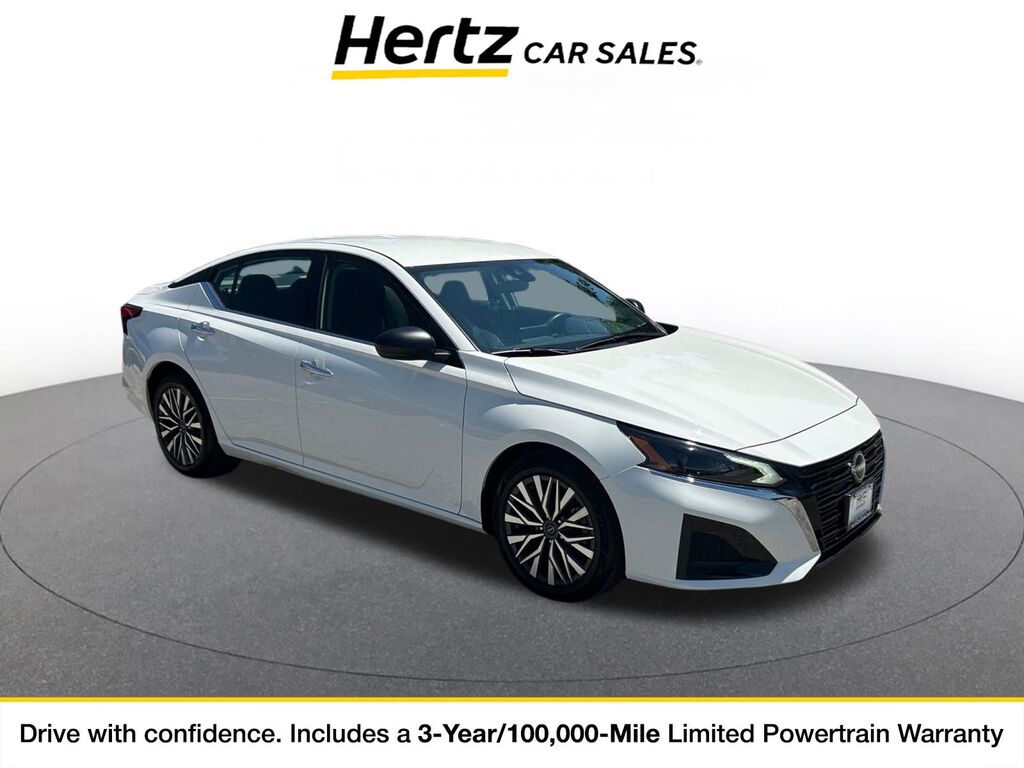 2025 Nissan Altima SV — photo 1 of 11