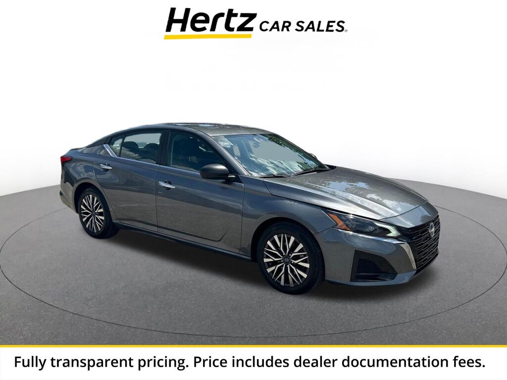 2025 Nissan Altima SV — photo 1 of 1
