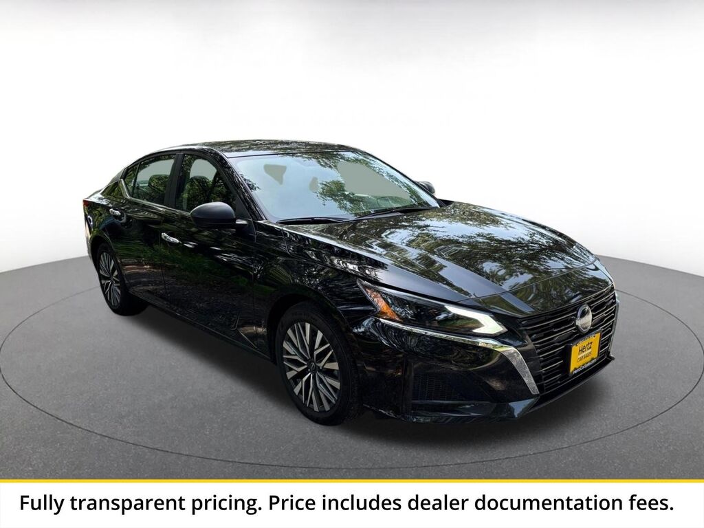 2025 Nissan Altima SV — photo 1 of 1