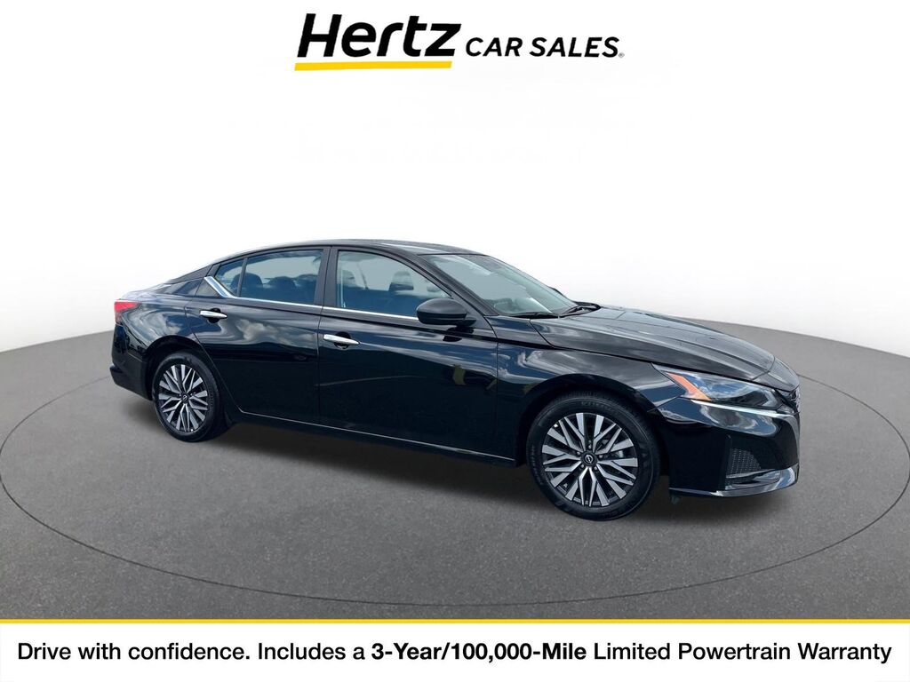 2025 Nissan Altima SV — photo 1 of 11