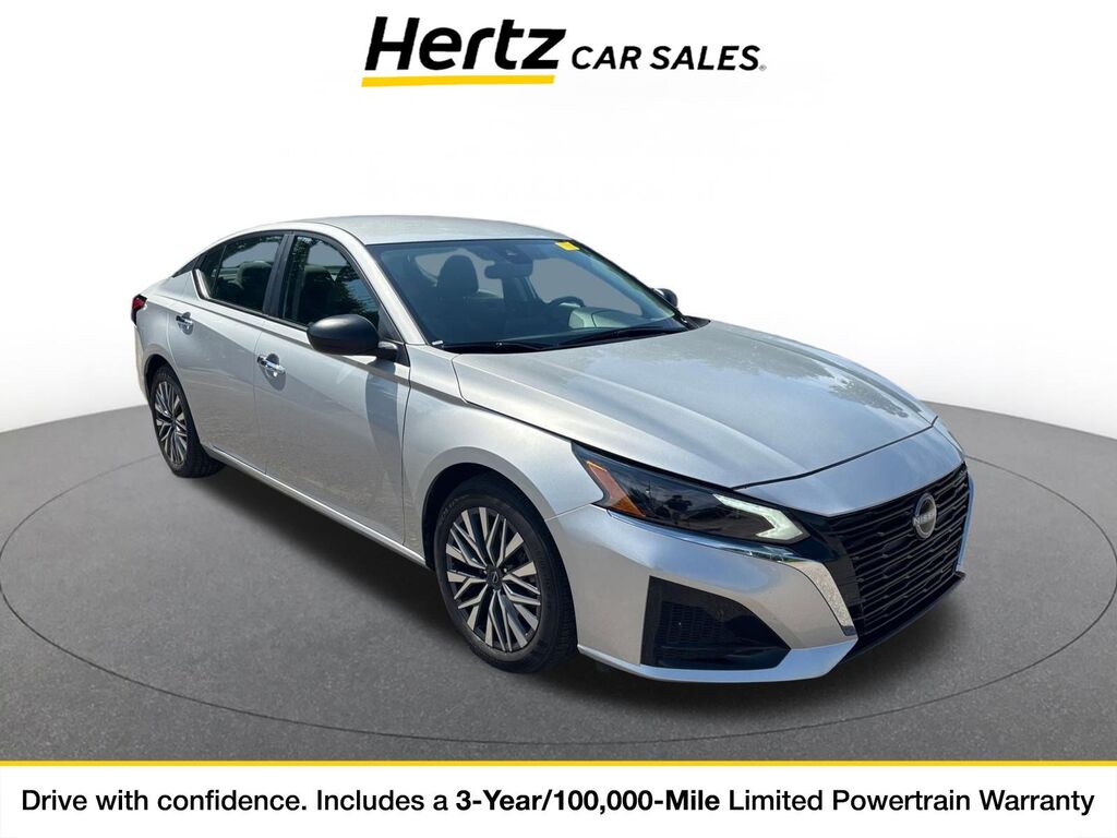 2025 Nissan Altima SV — photo 1 of 11