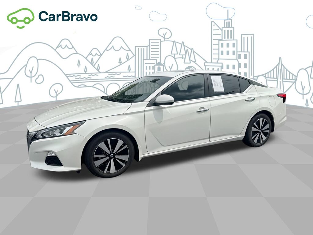 2022 Nissan Altima SV FWD — photo 1 of 6