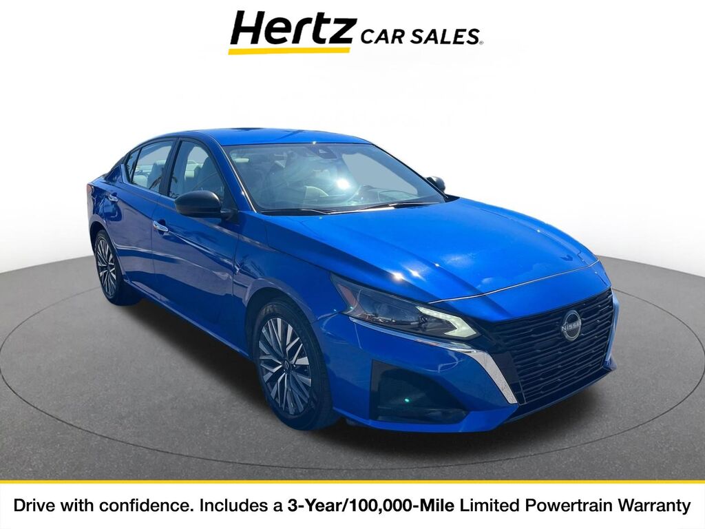 2025 Nissan Altima SV — photo 1 of 11
