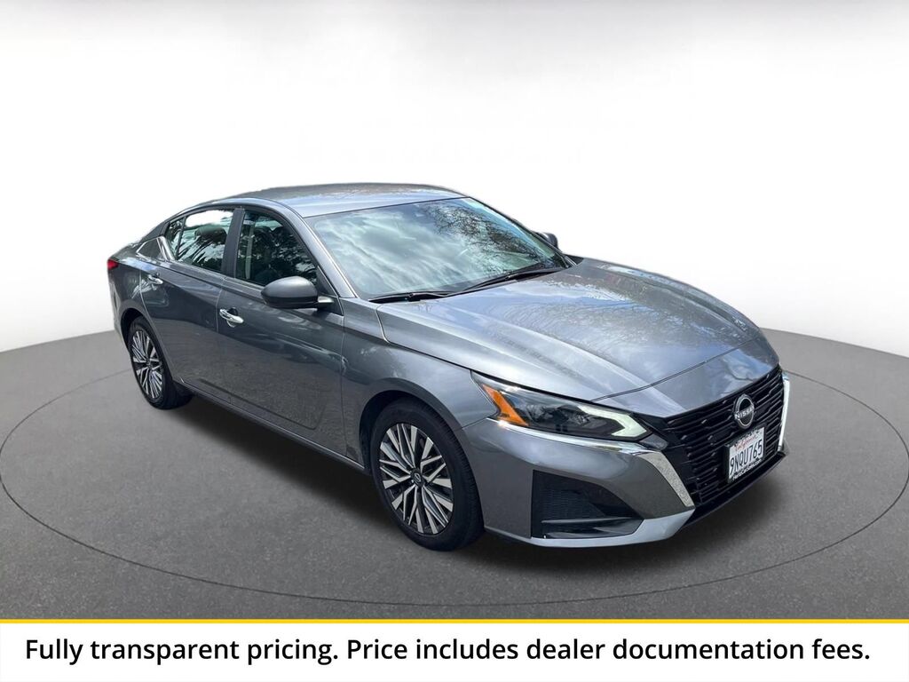 2025 Nissan Altima SV — photo 1 of 1
