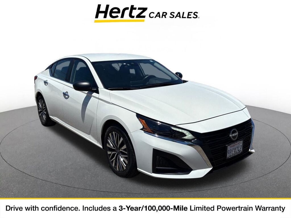 2025 Nissan Altima SV — photo 1 of 11