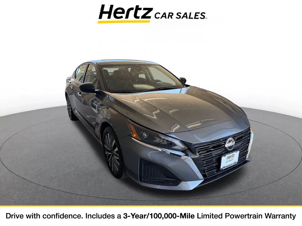 2025 Nissan Altima SV — photo 1 of 11