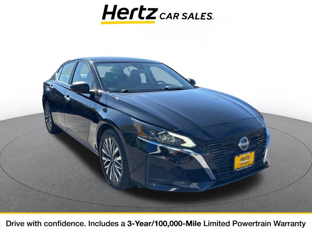 2025 Nissan Altima SV — photo 1 of 11