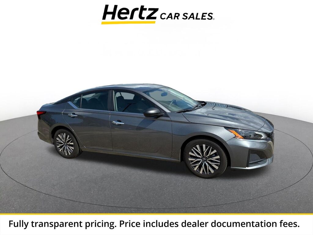 2025 Nissan Altima SV — photo 1 of 1