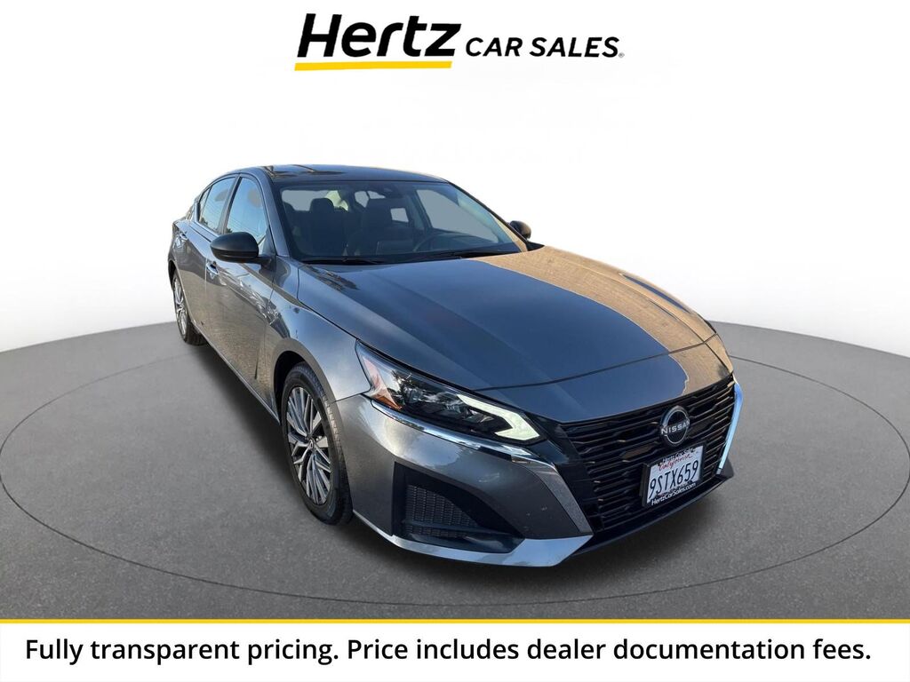 2025 Nissan Altima SV — photo 1 of 1