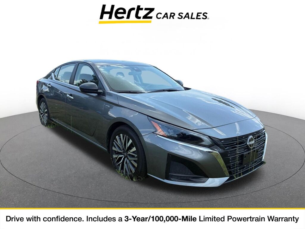 2025 Nissan Altima SV — photo 1 of 11