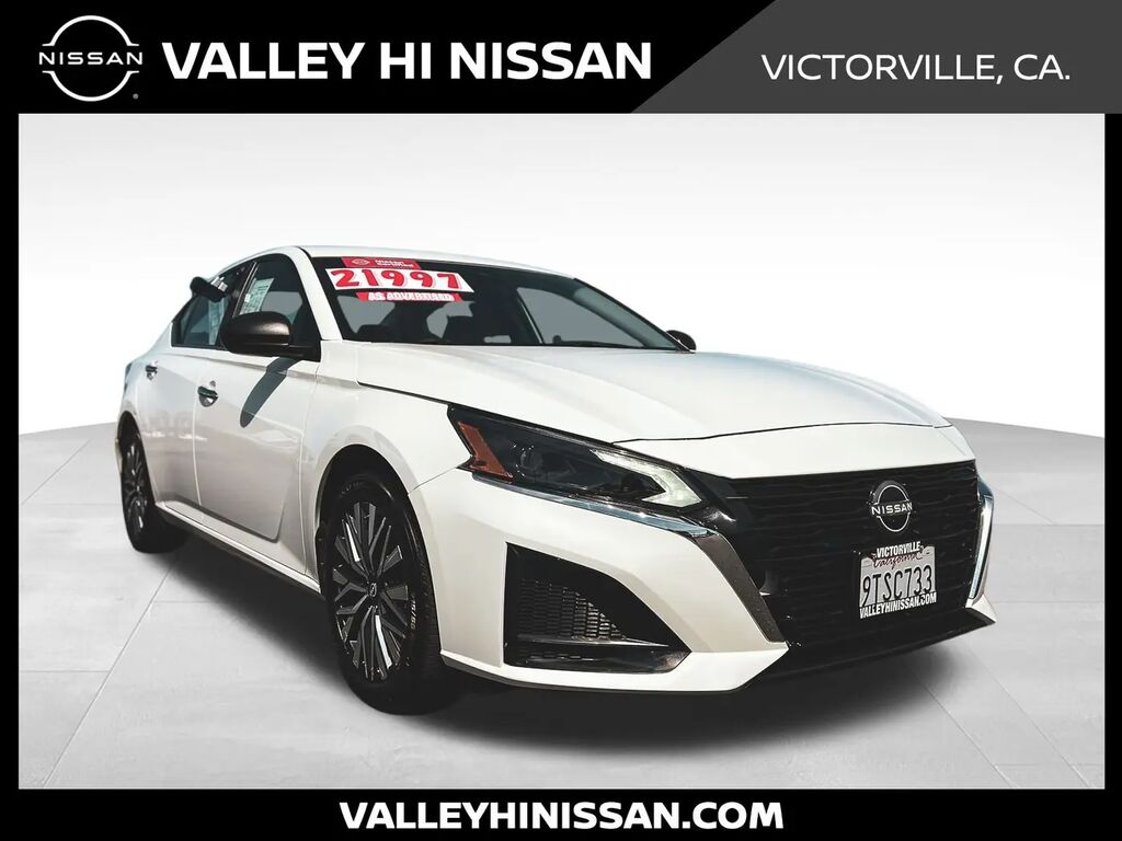 2025 Nissan Altima 2.5 SV — photo 1 of 13