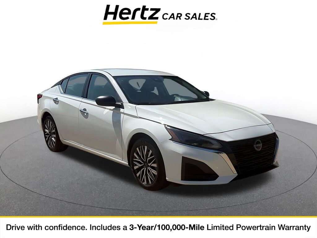 2025 Nissan Altima SV — photo 1 of 11