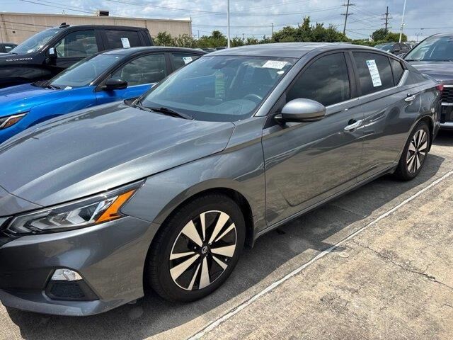 2021 Nissan Altima 2.5 SV