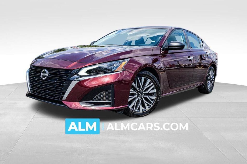 2024 Nissan Altima 2.5 SV — photo 1 of 13