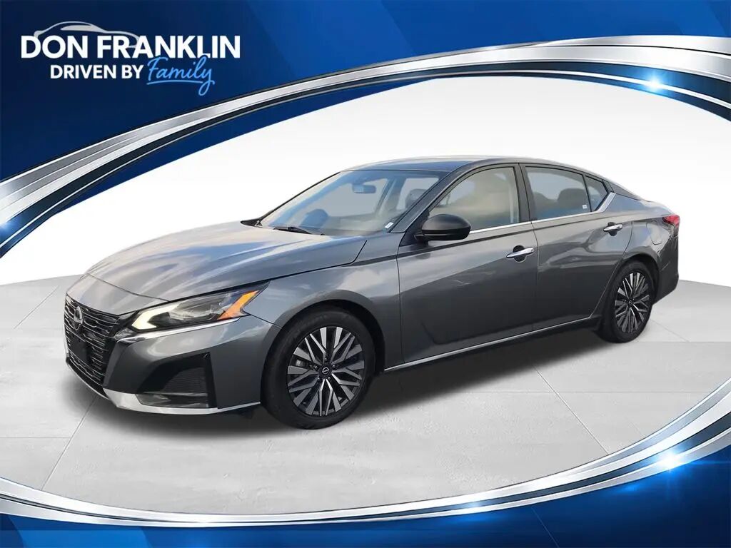 2024 Nissan Altima 2.5 SV — photo 1 of 13