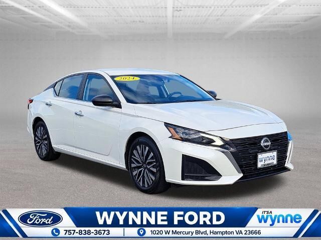2024 Nissan Altima 2.5 SV — photo 1 of 13