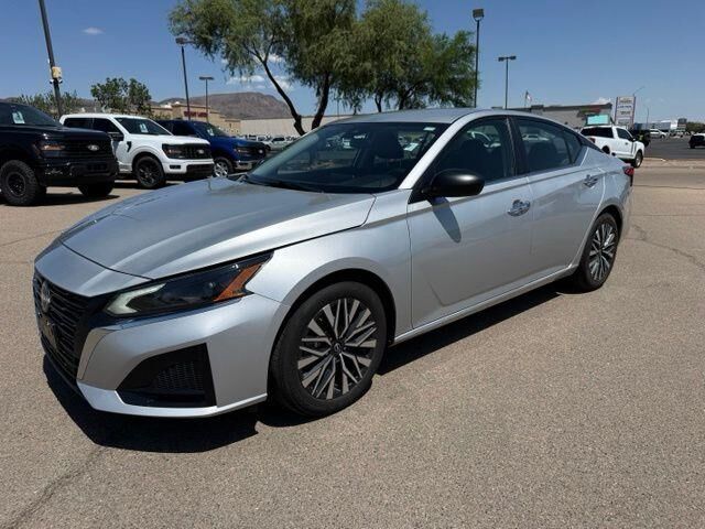 2024 Nissan Altima 2.5 SV — photo 1 of 13