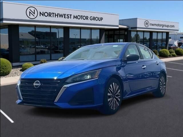 2025 Nissan Altima 2.5 SV — photo 1 of 1
