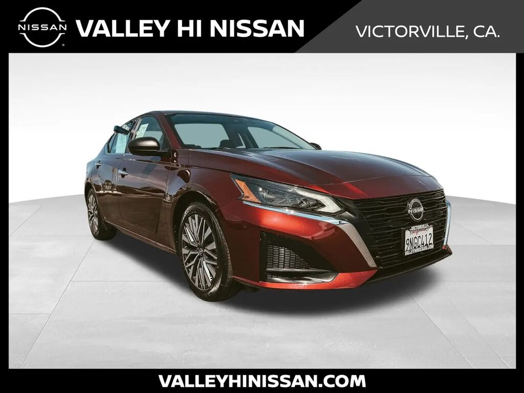 2025 Nissan Altima 2.5 SV — photo 1 of 3