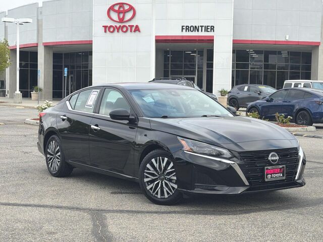 2025 Nissan Altima SV FWD