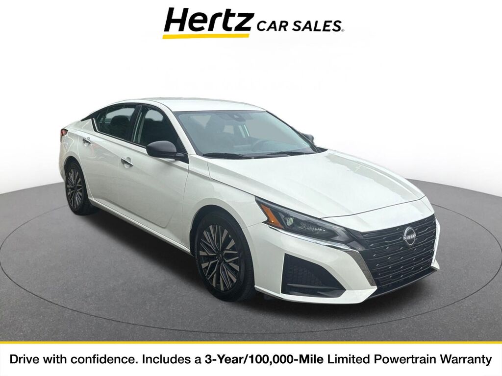 2025 Nissan Altima SV — photo 1 of 11