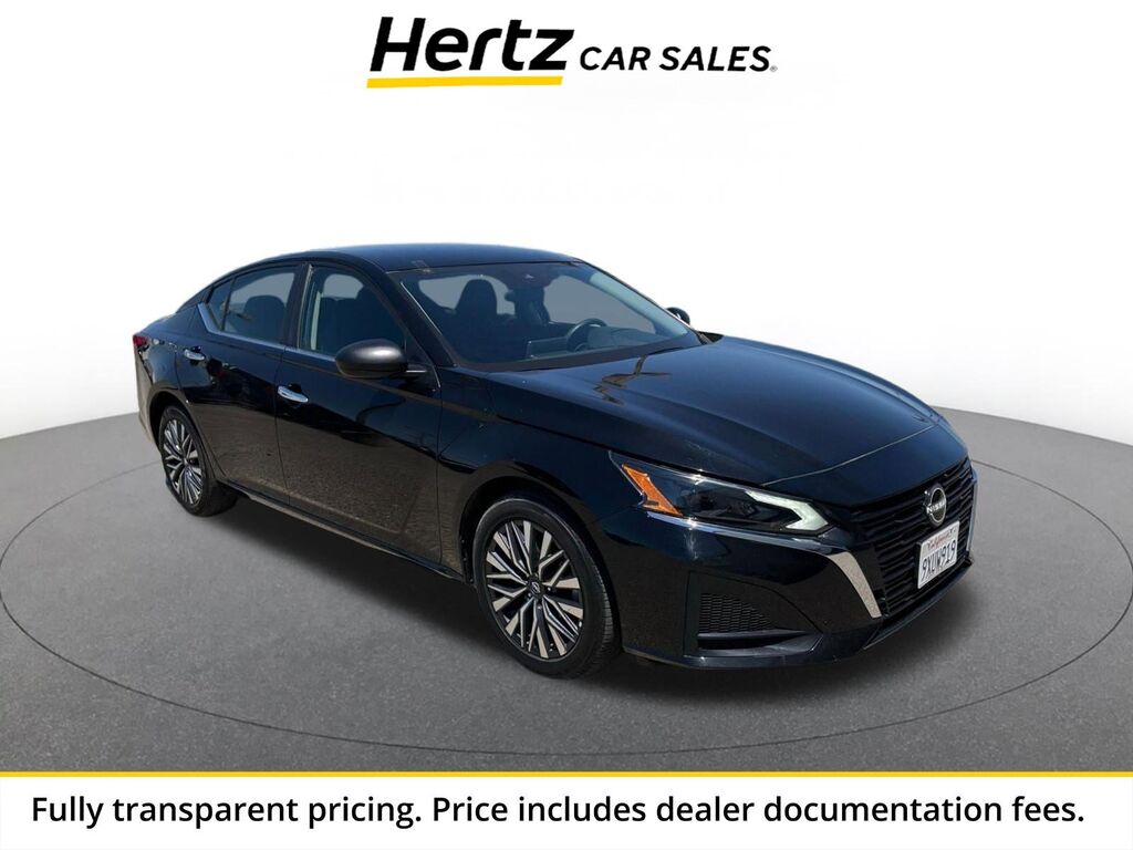 2025 Nissan Altima SV — photo 1 of 1