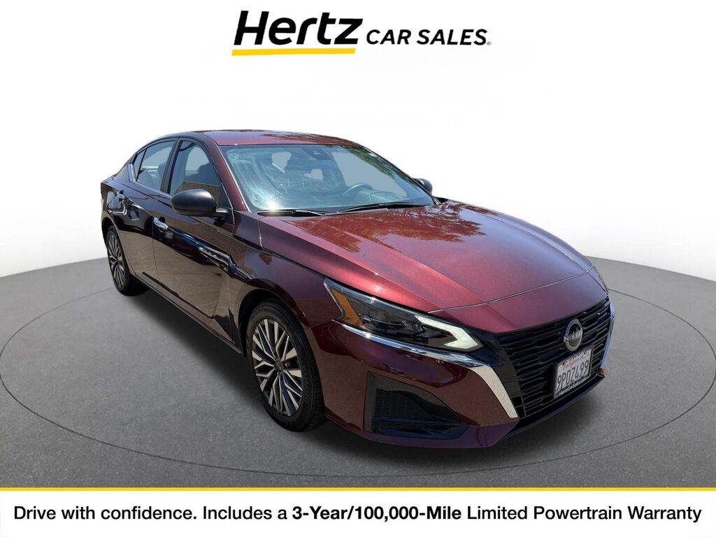 2025 Nissan Altima SV — photo 1 of 11