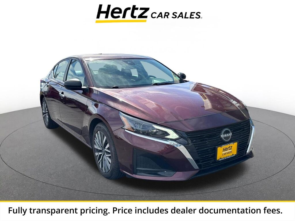 2025 Nissan Altima SV — photo 1 of 11