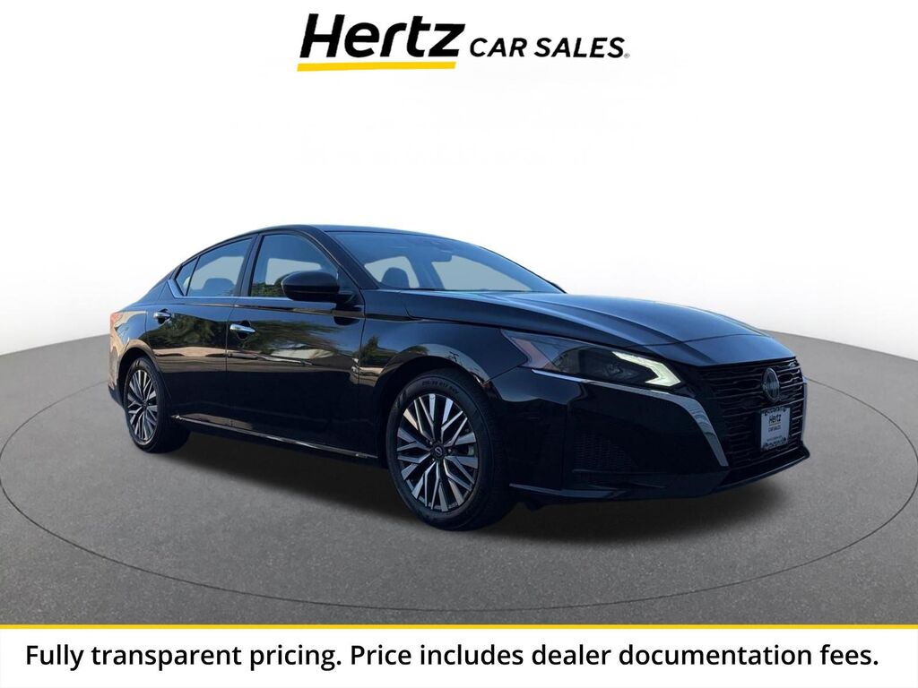 2025 Nissan Altima SV — photo 1 of 1