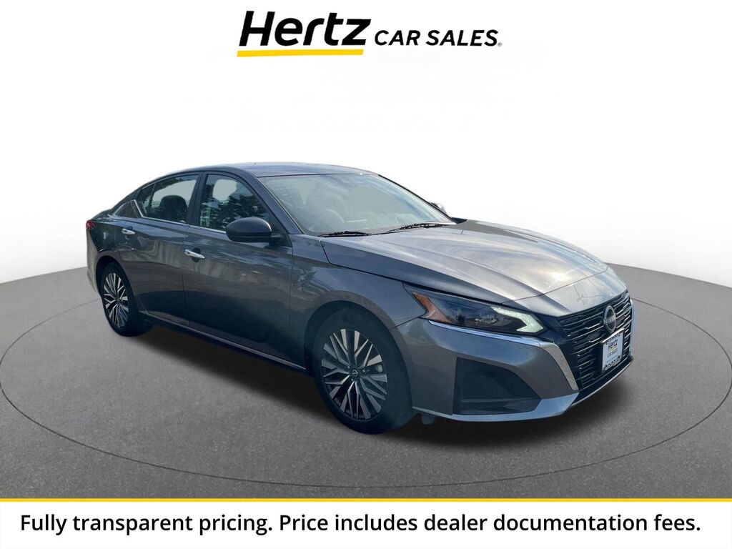 2025 Nissan Altima SV — photo 1 of 1