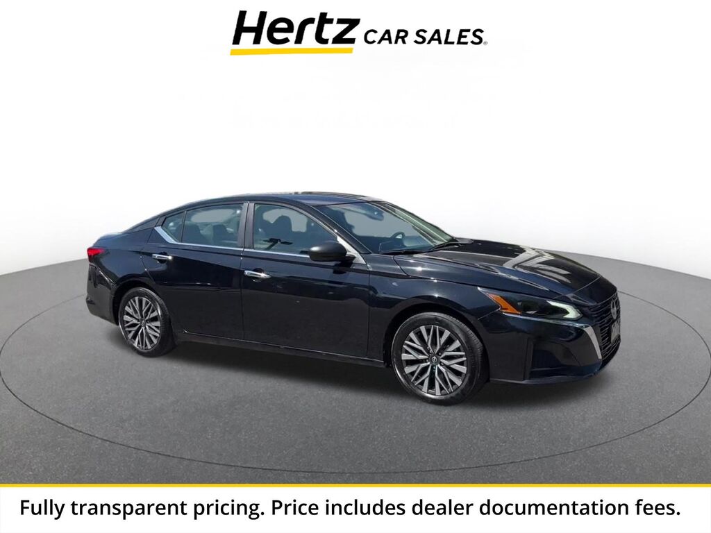 2025 Nissan Altima SV — photo 1 of 1