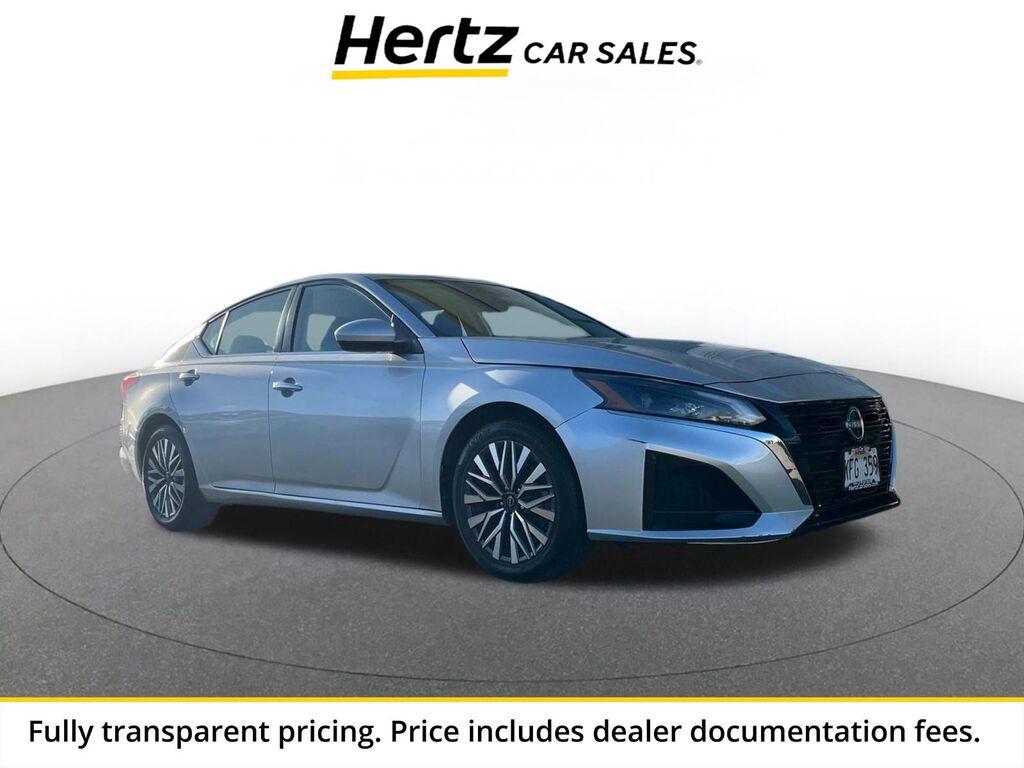 2023 Nissan Altima 2.5 SV — photo 1 of 1