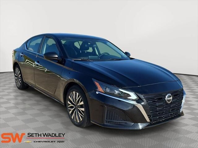 2024 Nissan Altima 2.5 SV — photo 1 of 13