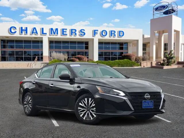 2024 Nissan Altima 2.5 SV — photo 1 of 13