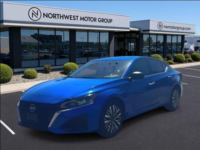 2025 Nissan Altima 2.5 SV — photo 1 of 13