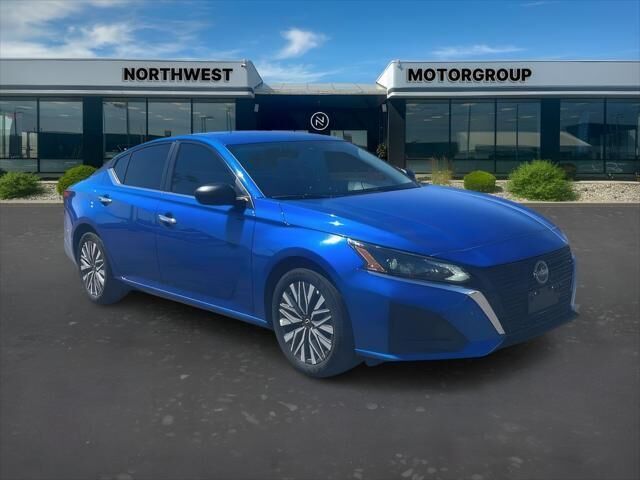 2025 Nissan Altima 2.5 SV — photo 1 of 26