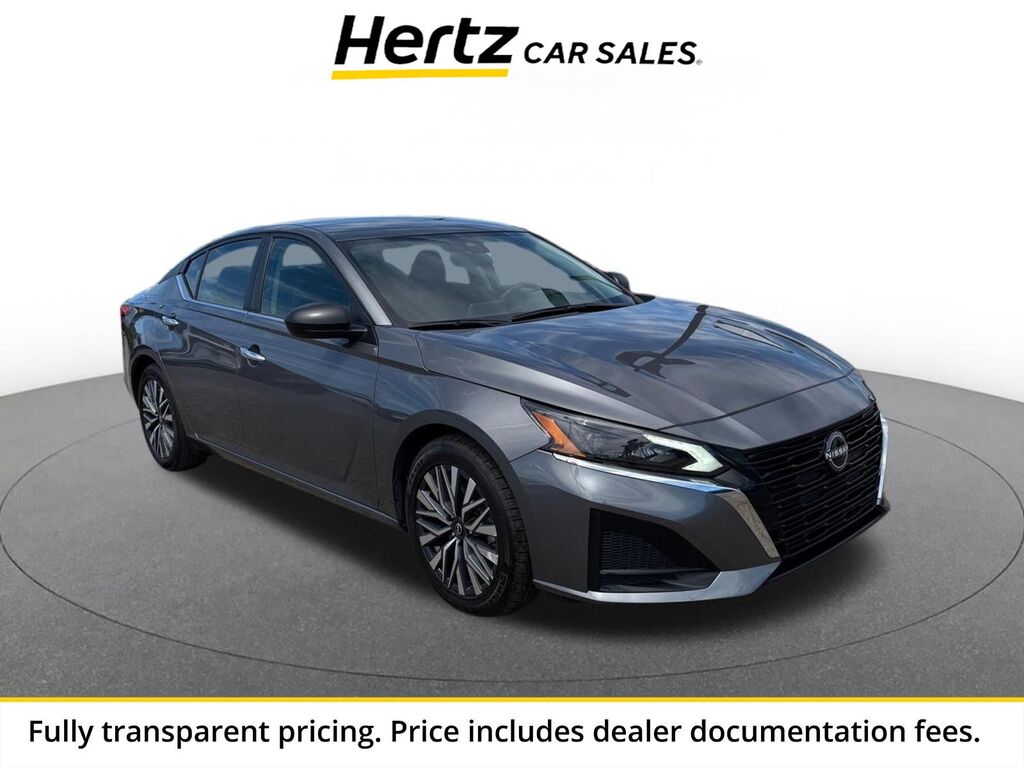 2025 Nissan Altima SV — photo 1 of 2