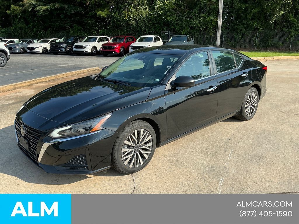 2025 Nissan Altima 2.5 SV — photo 1 of 12