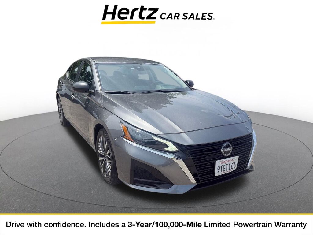 2025 Nissan Altima SV — photo 1 of 11