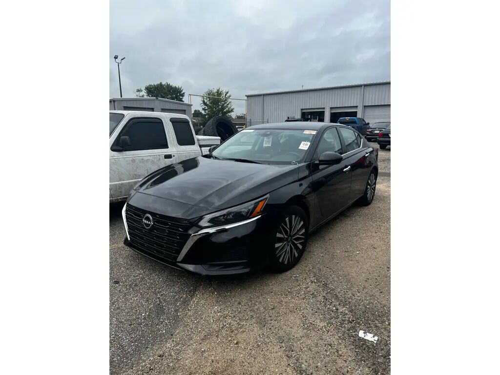 2024 Nissan Altima 2.5 SV — photo 1 of 1