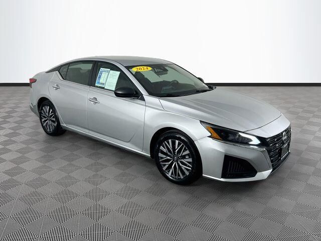 2024 Nissan Altima 2.5 SV — photo 1 of 1